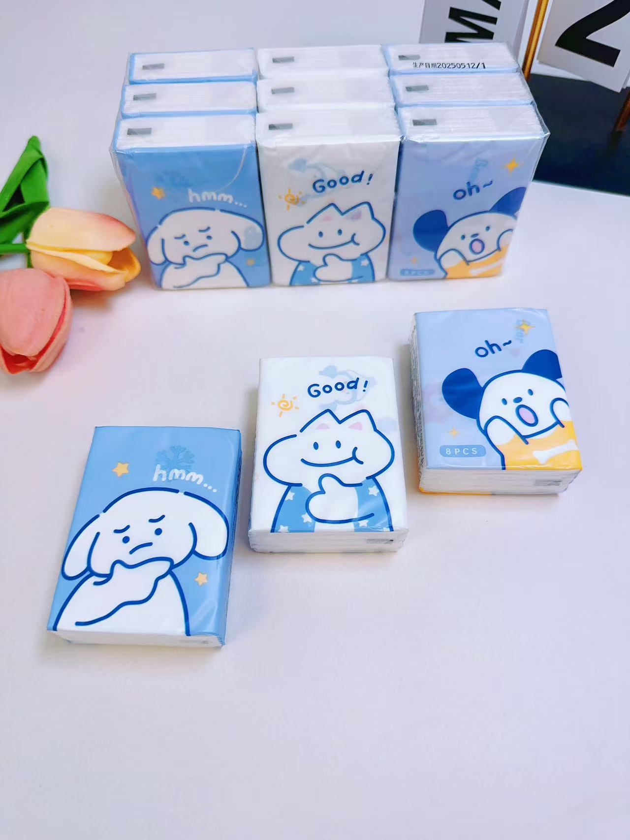 Dog cartoon printed handkerchief paper - Specification: 210×210 mm, three-layer thickened 8 pieces per pack. Compact and portable mini pocket tissue that doesn't shed paper scraps Application Scenario