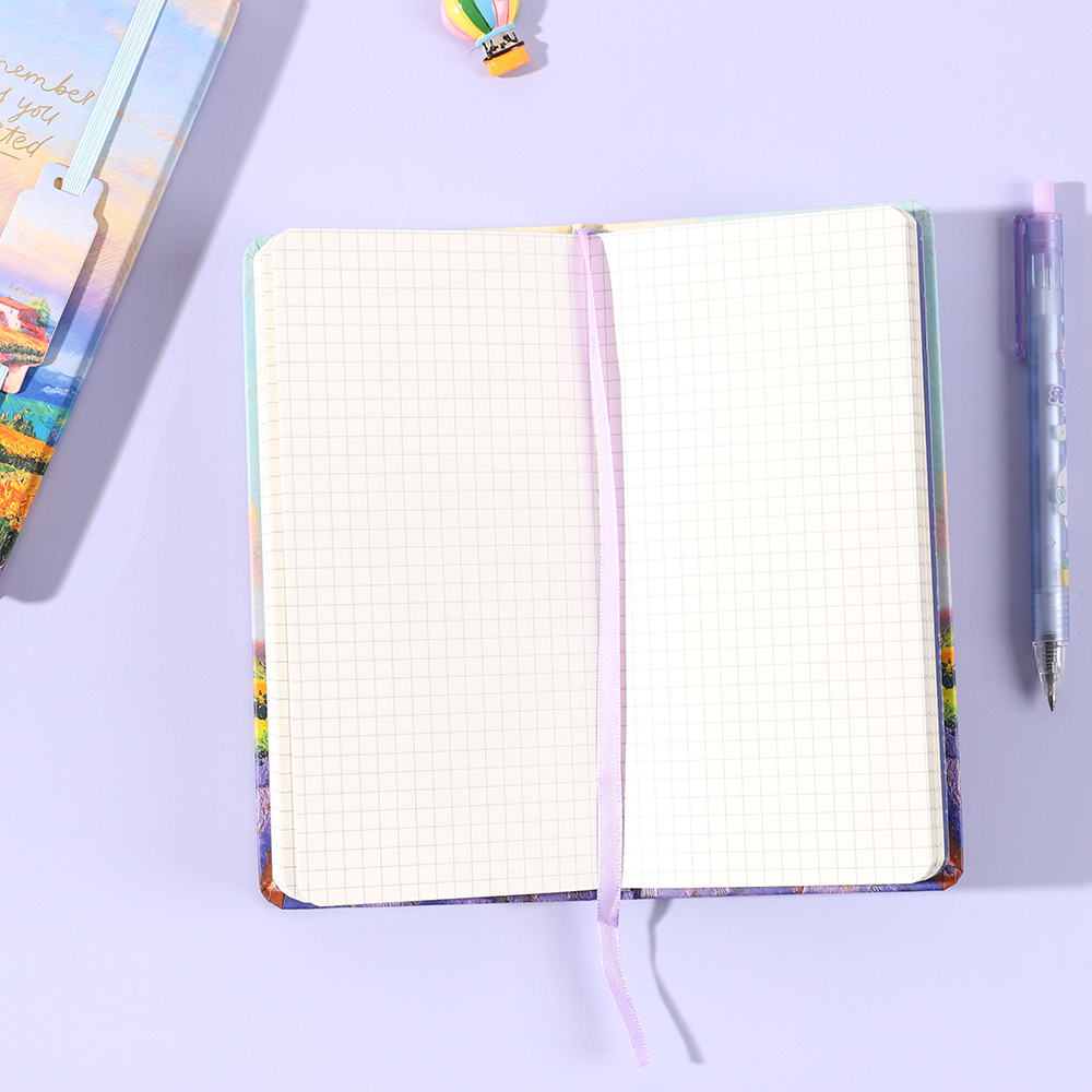 Landscape pattern pocket notebook - A portable and easy-to-carry notebook with a fairy tale town theme Item Picture