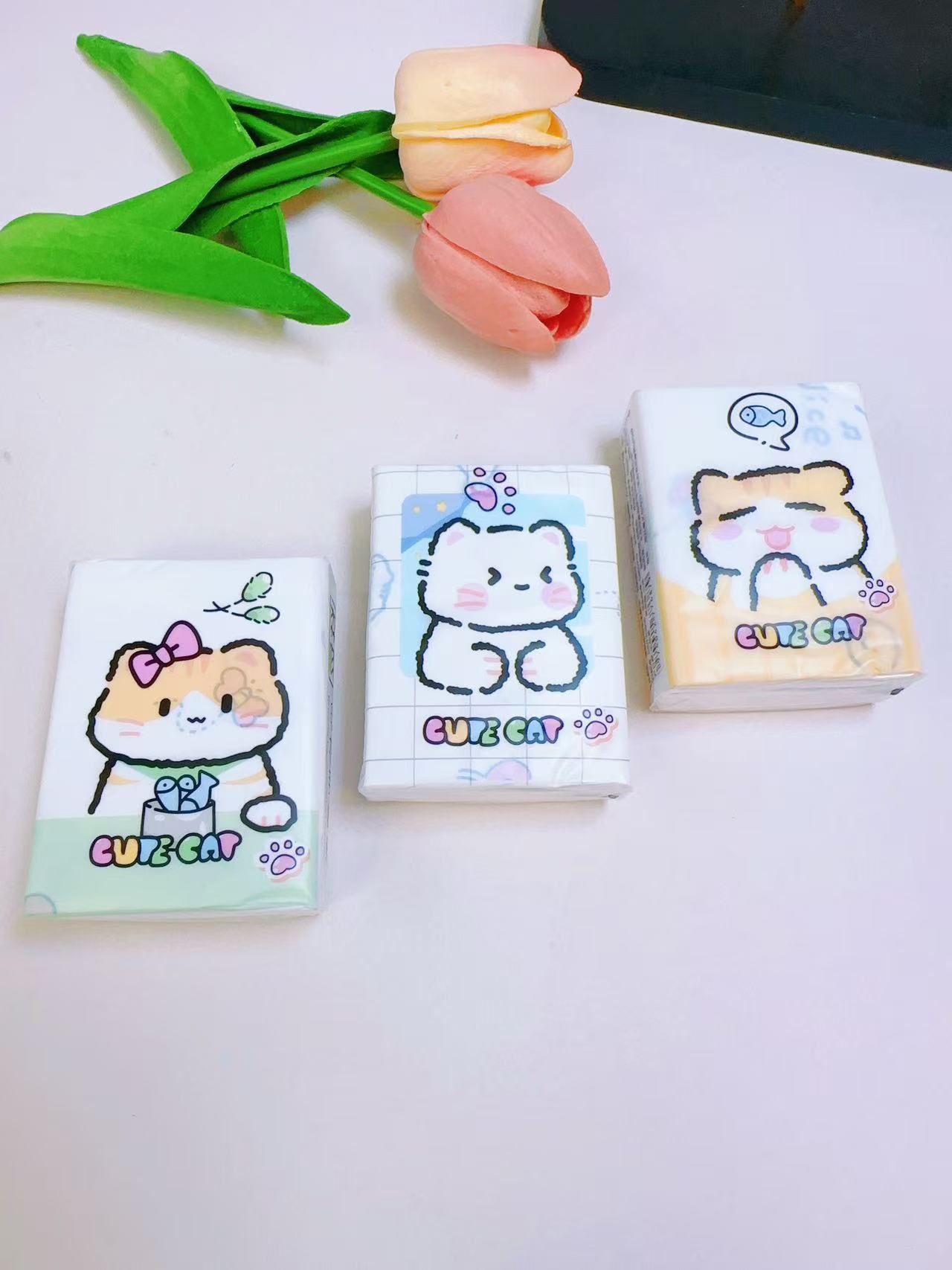 Cat cartoon printed handkerchief paper - Specification: 210×210 mm, three-layer thickened 8 pieces per pack. Compact and portable mini pocket tissue that doesn't shed paper scraps Specification image