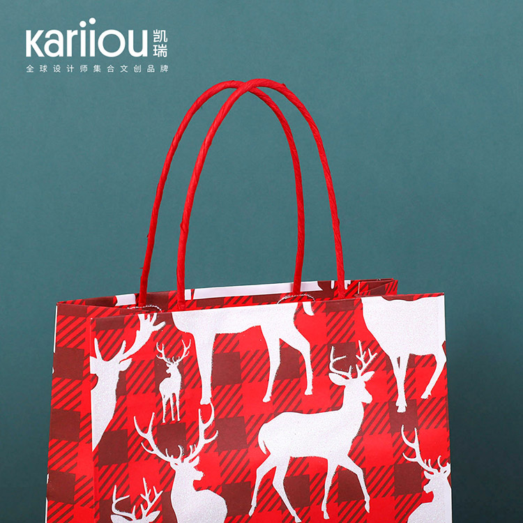 Wholesale high-end Christmas kraft paper packaging bags - twisted rope handle design Application Scenario