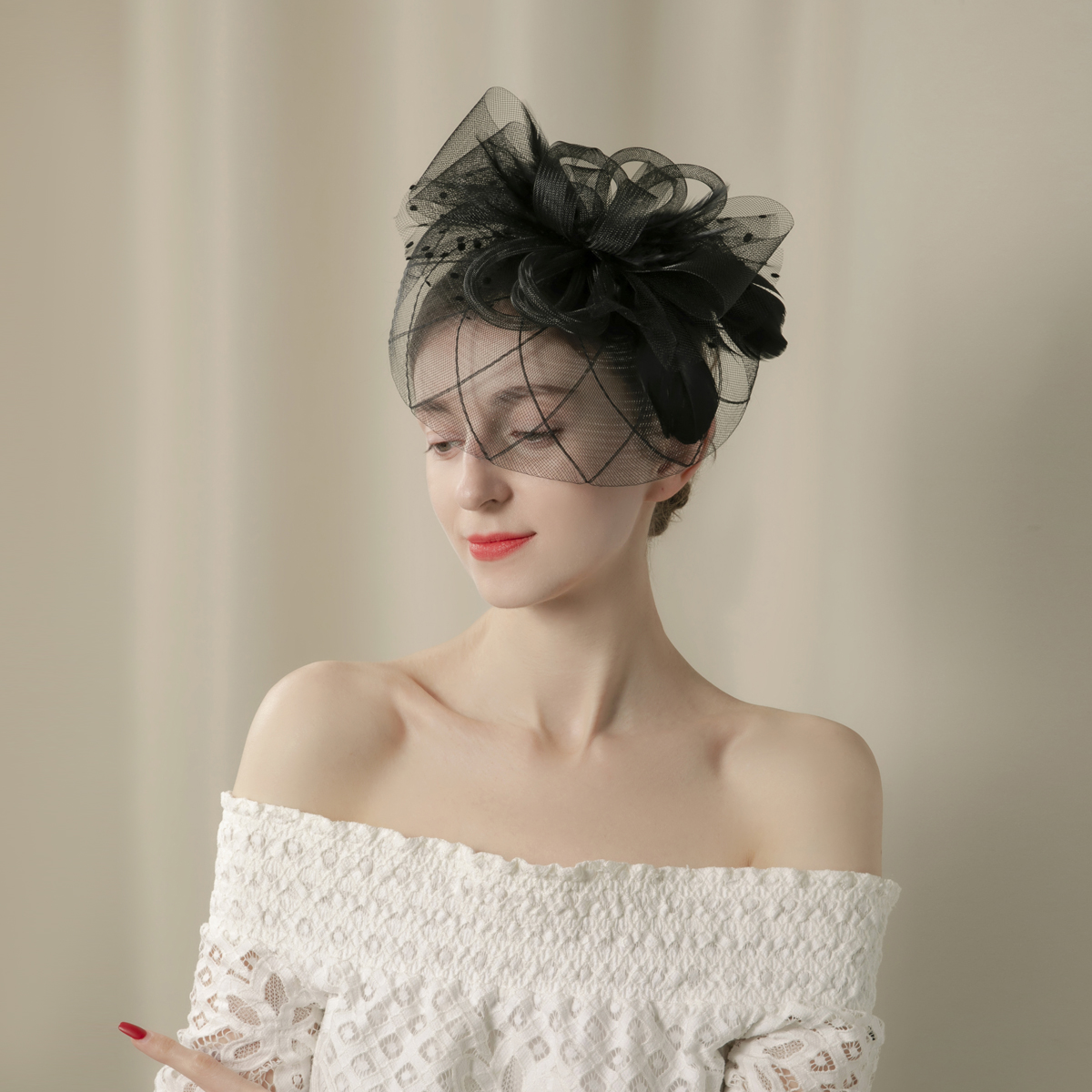 Amazon's new navy blue flower embellished top hat for dinner headwear, ladies and brides' top hats wholesale Application Scenario