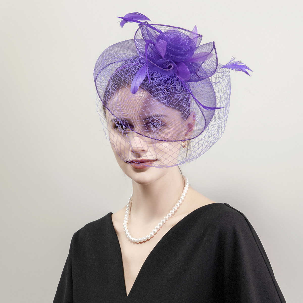 New black petal-shaped horse racing festival headwear from Europe and America, British-style hair accessory, Korean-style hairpin, catwalk style fine cloth feather top hat