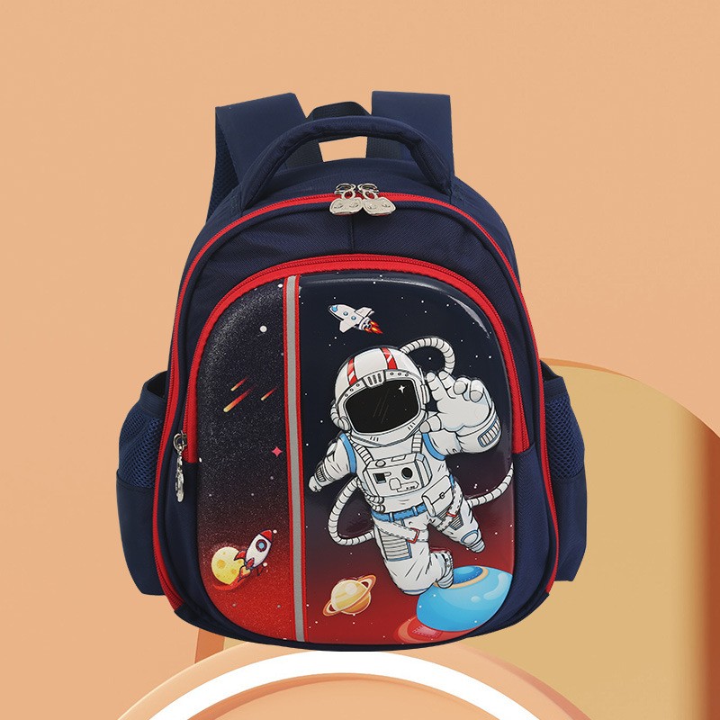 Big-tailed cat 3D stereoscopic unicorn astronaut cute, fun and cool kindergarten backpack Item Picture