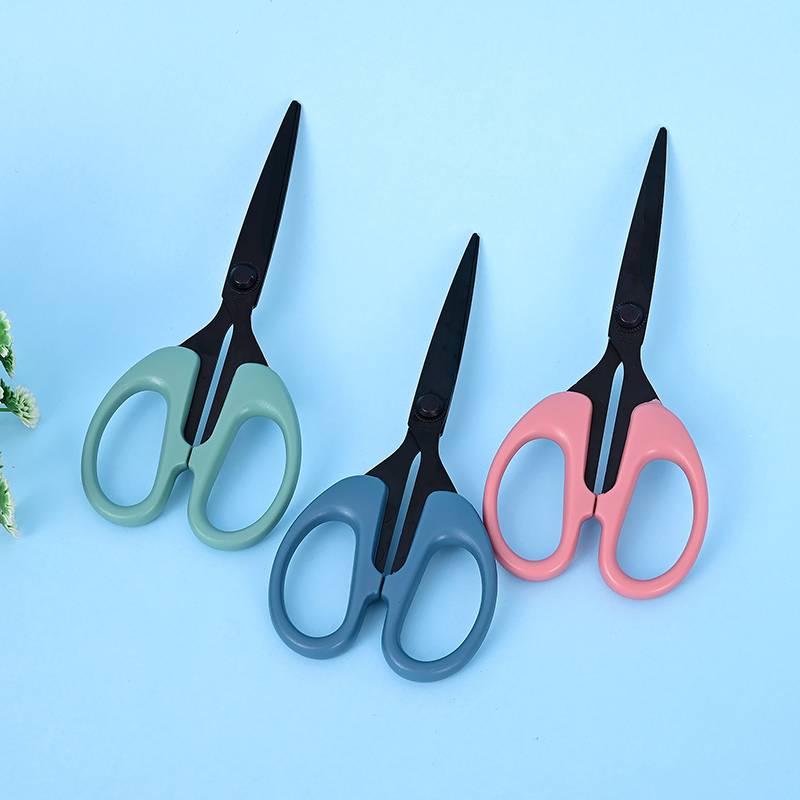 Titanium-coated office scissors Application Scenario