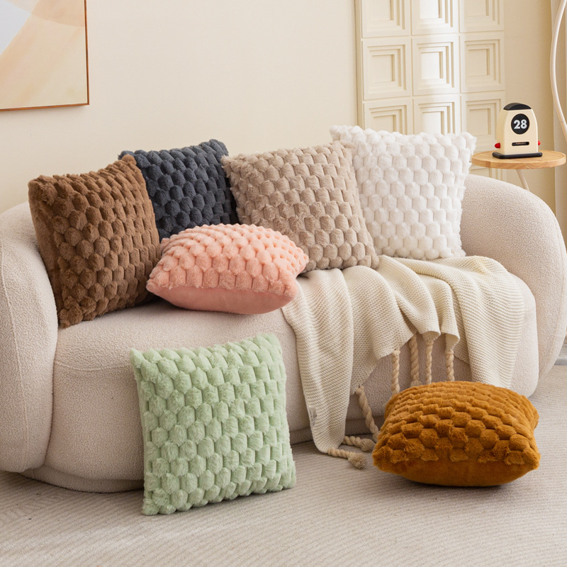 Faux rabbit hair diamond-shaped pattern pillowcase details Picture