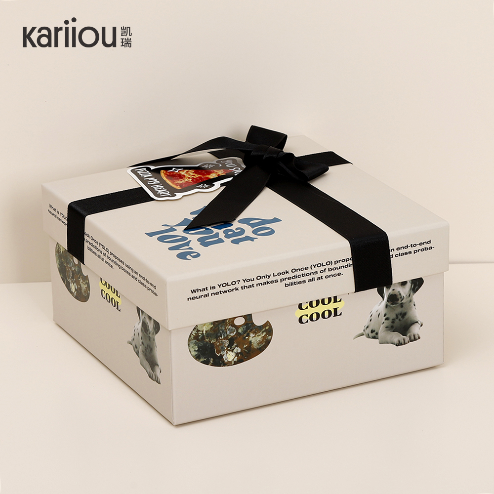 Factory custom art paper gift set of three pieces - Heart-shaped cardboard gift box with elegant surface oiling process and floral theme gift box set Application Scenario