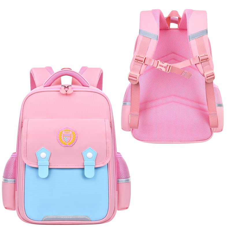 大尾猫时尚休闲轻便减负防水大容量双肩背包护腰护脊小学生书包 Application Scenario