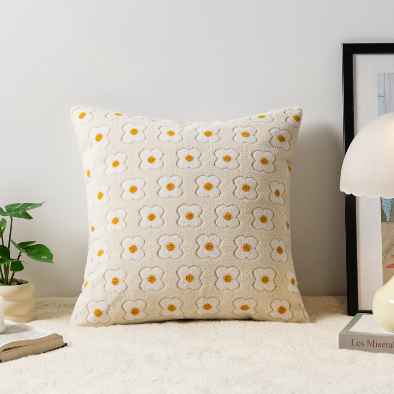 Pillowcase with a looped four-leaf clover pattern Specification image