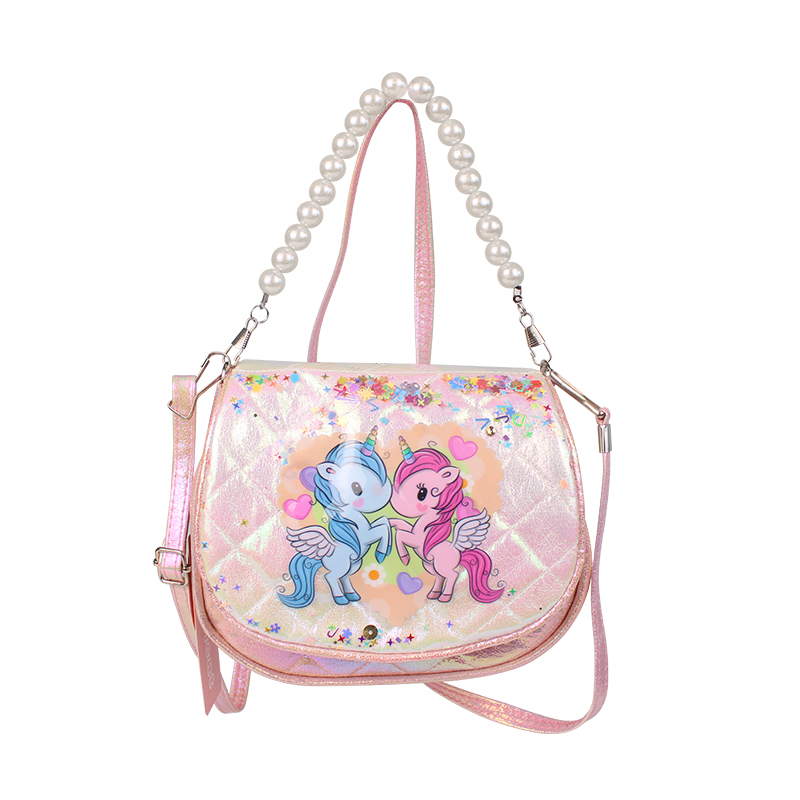 A cute, outdoor and fashionable mini Korean version crossbody bag for girls in the shape of a big-tailed cat cartoon unicorn Application Scenario