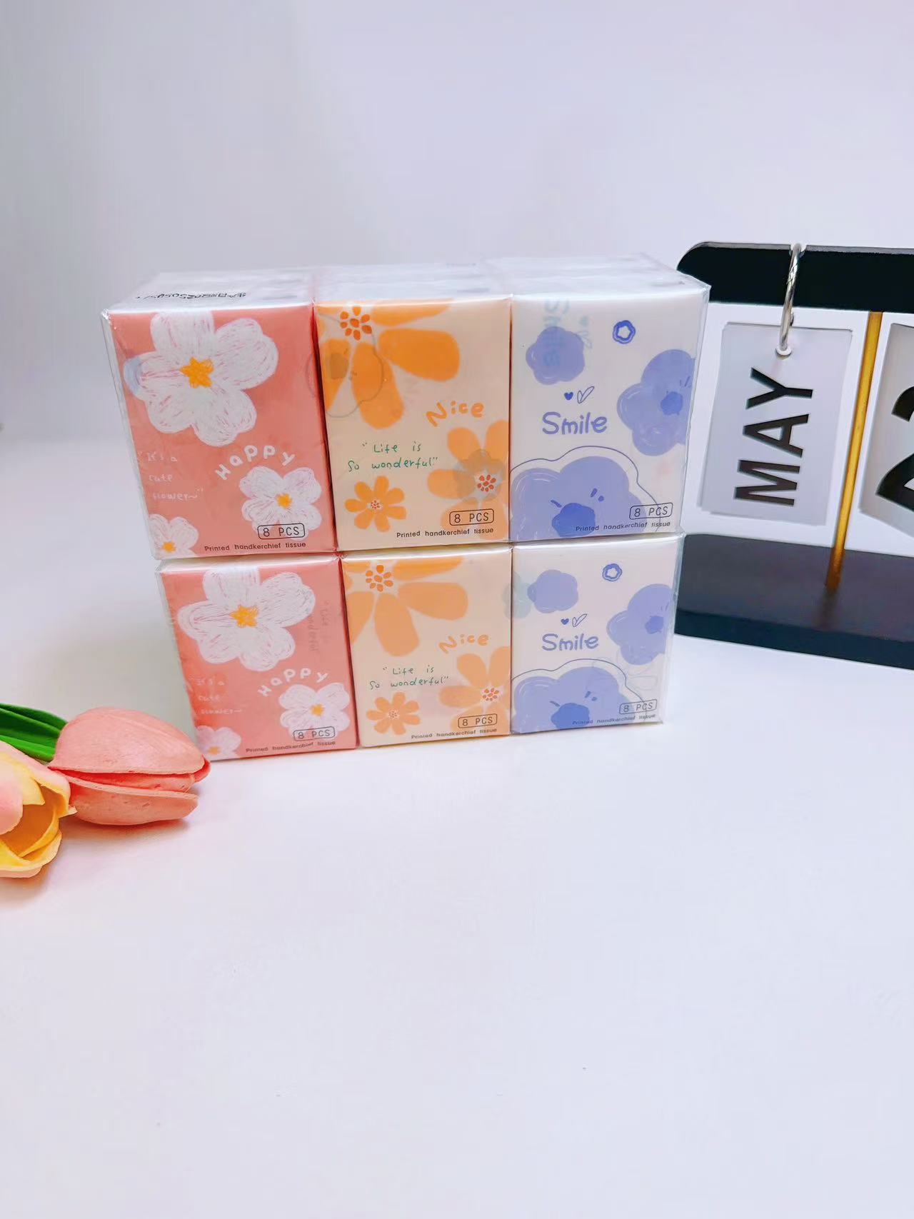 Floral printed handkerchief paper - Specification: 210×210 mm, three-layer thickened 8 pieces per pack. Compact and portable mini pocket tissue that doesn't shed paper scraps Item Picture