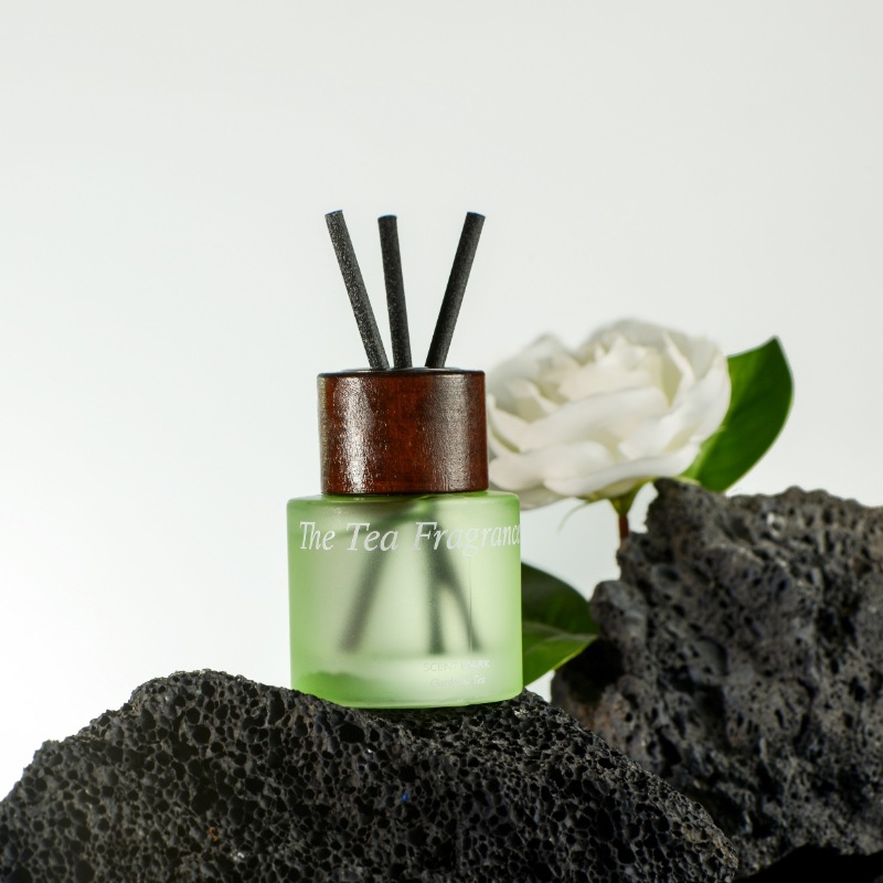 Classic Tea Essential Oil Aromatherapy Gift Box - Dual-purpose for car aromatherapy and indoor diffuser, Home fragrance, bedroom decoration, 50ml details Picture