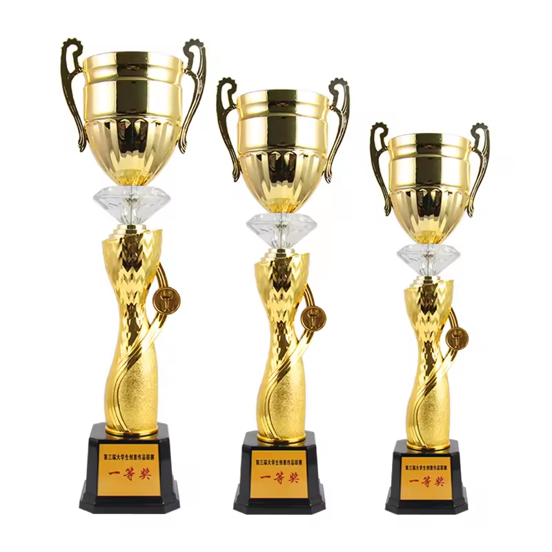 Hot-selling gold-plated trophy - with a large top design, it is specially designed for awarding high-end sports competitions. It can be customized with a blank logo