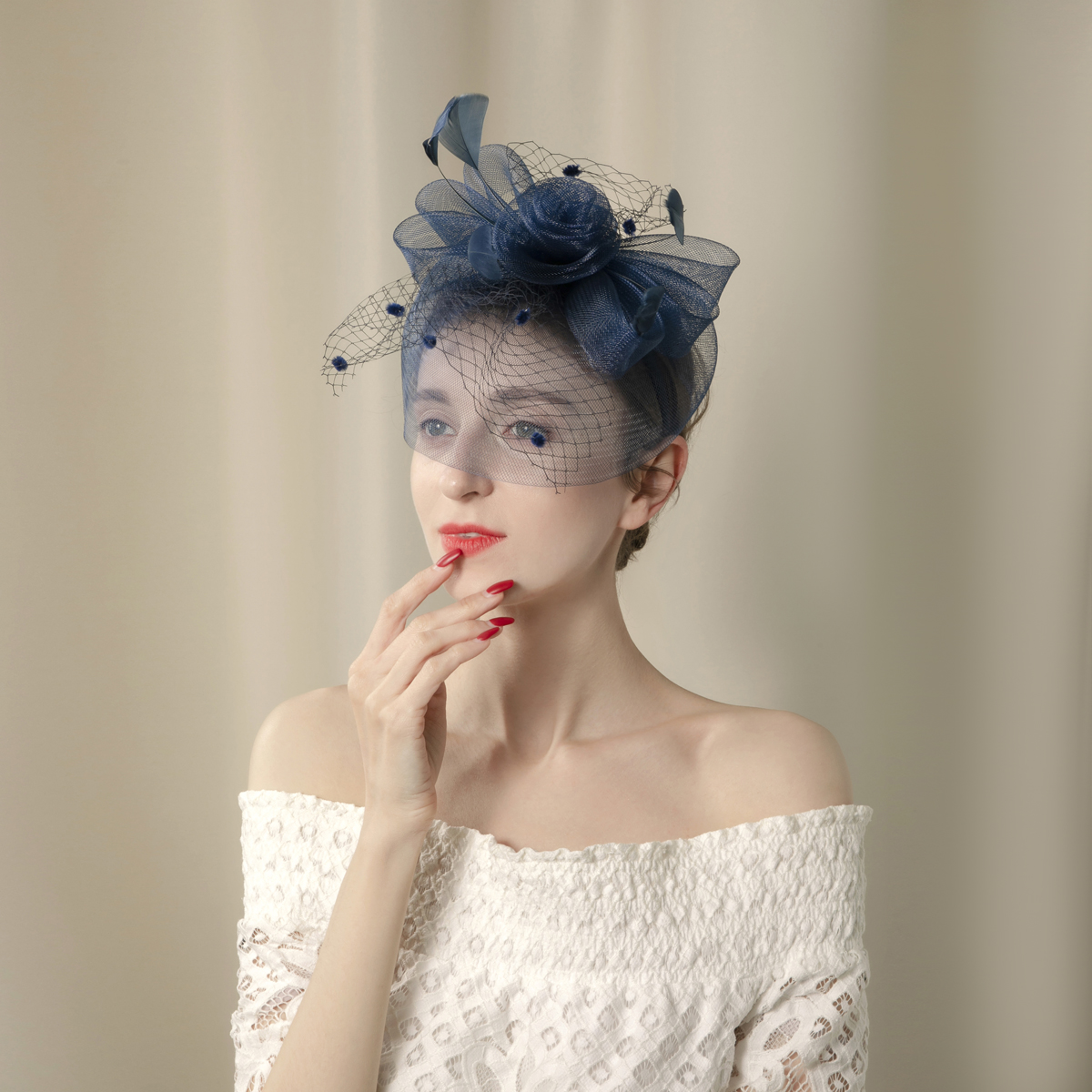 Amazon's best-selling blood-colored toothed veil headwear headband, French-style bridal photo hair accessory and headband wholesale Application Scenario