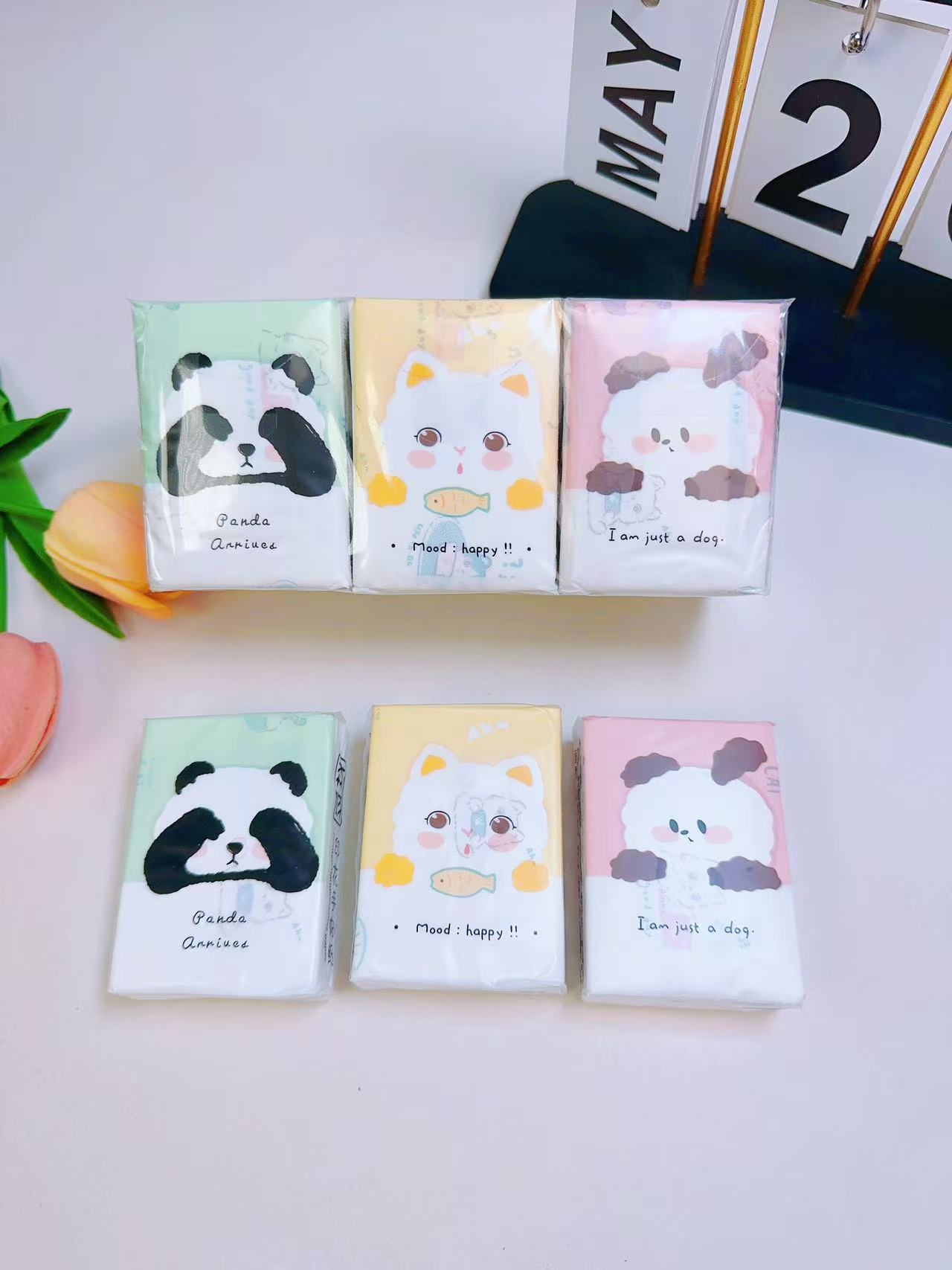 熊猫卡通印花手帕纸 — 规格 210×210 毫米 三层加厚 8 片 / 包 小巧便携 迷你口袋纸巾 不掉纸屑 details Picture