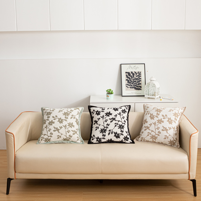 Chenille cream-style maple Leaf pillowcase Specification image