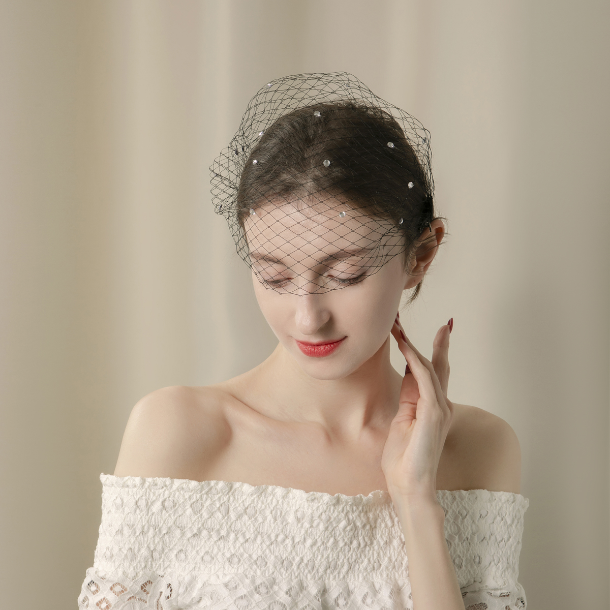 American-style folding feather tulle mid-top hat, bridal photo headpiece, tulle feather hat, versatile hat for banquets Specification image