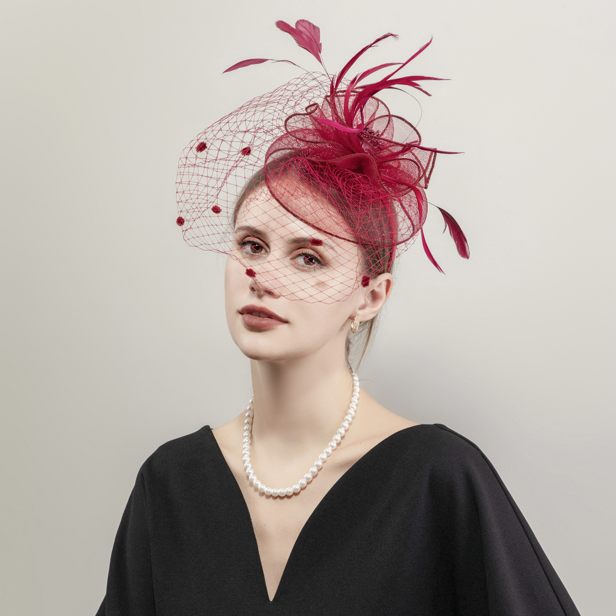 New black petal-shaped horse racing festival headwear from Europe and America, British-style hair accessory, Korean-style hairpin, catwalk style fine cloth feather top hat