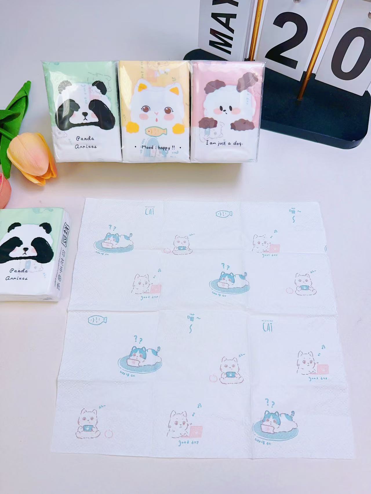 熊猫卡通印花手帕纸 — 规格 210×210 毫米 三层加厚 8 片 / 包 小巧便携 迷你口袋纸巾 不掉纸屑 Specification image