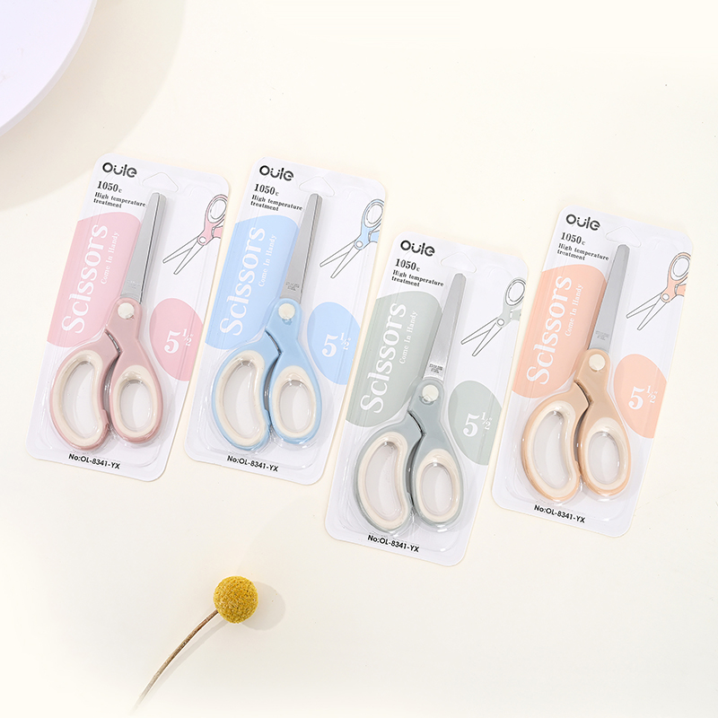 Lianlianwei New Office Scissors Application Scenario