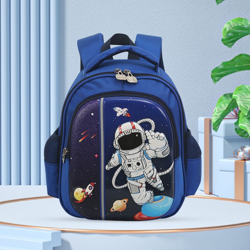Big-tailed cat 3D stereoscopic unicorn astronaut cute, fun and cool kindergarten backpack Specification image