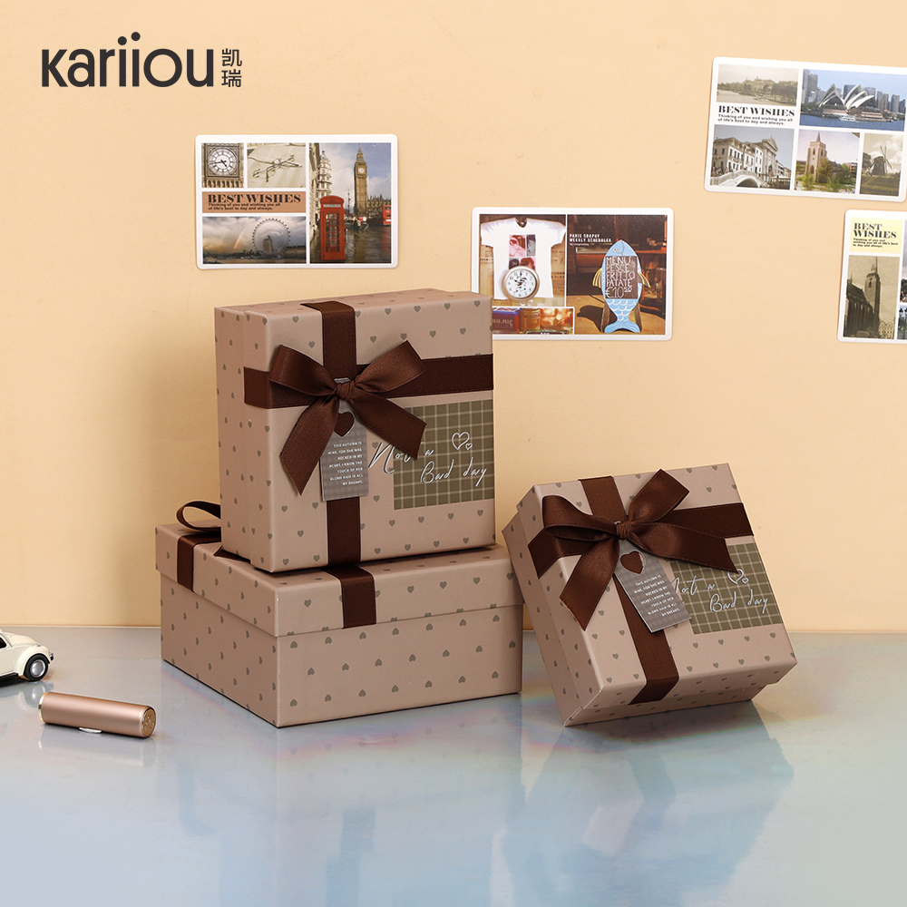 Customized promotional color laminated rectangular gift box set of three pieces